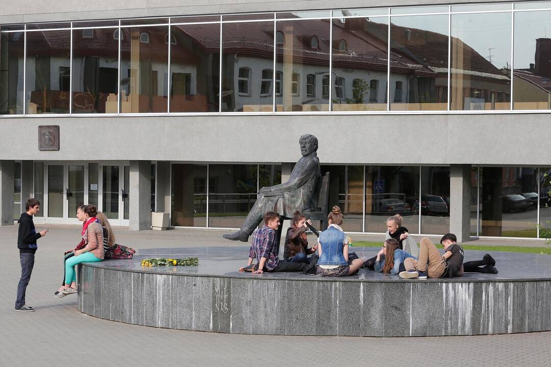 J. Miltinio dramos teatro jubiliejaus proga – aktorių portretų albumas