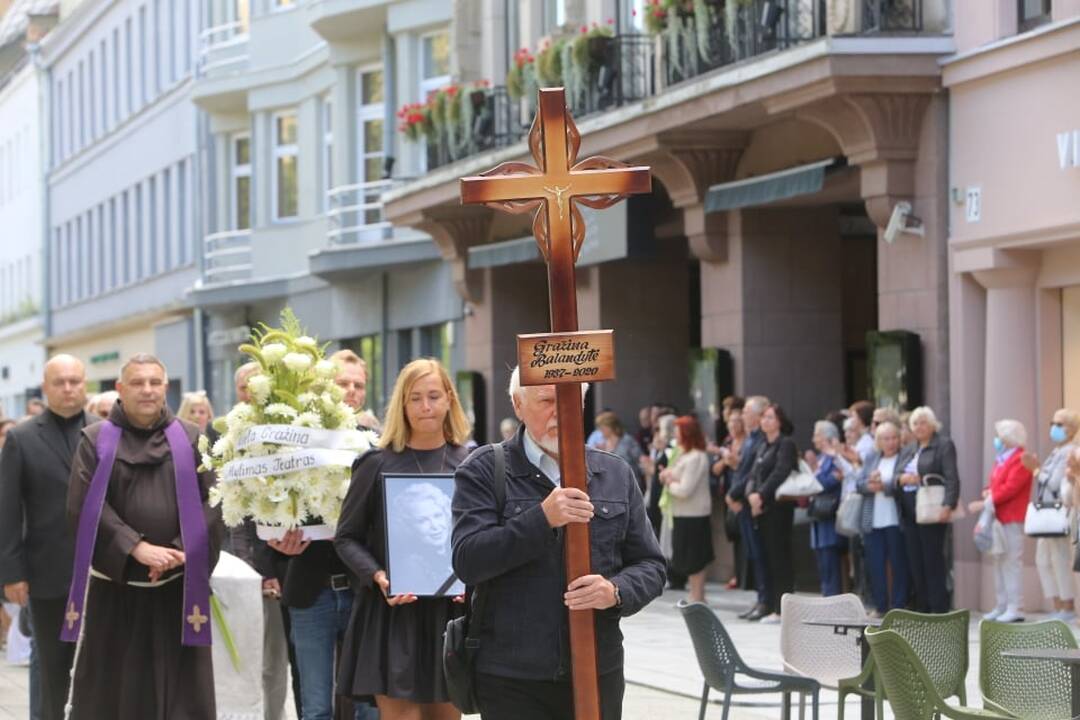 Legendinė aktorė G. Balandytė išlydėta amžinojo poilsio