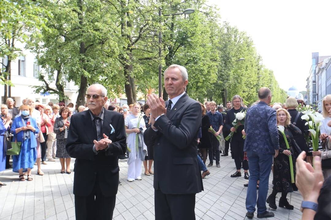 Legendinė aktorė G. Balandytė išlydėta amžinojo poilsio