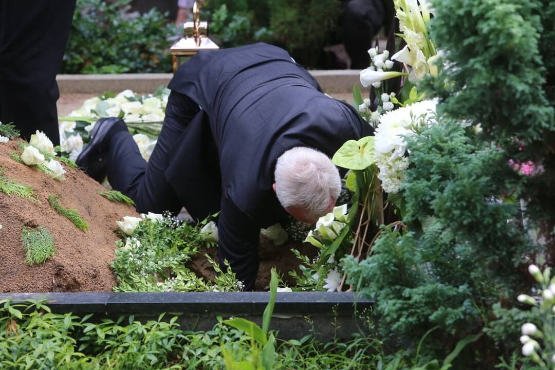 Legendinė aktorė G. Balandytė išlydėta amžinojo poilsio