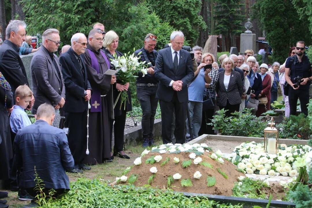 Legendinė aktorė G. Balandytė išlydėta amžinojo poilsio
