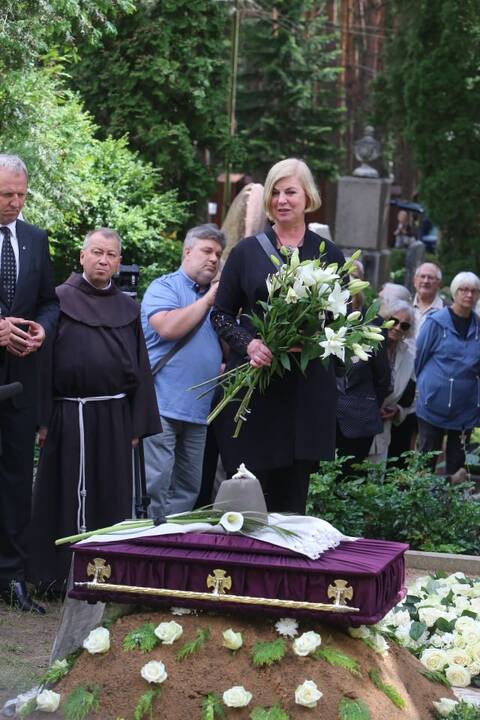 Legendinė aktorė G. Balandytė išlydėta amžinojo poilsio