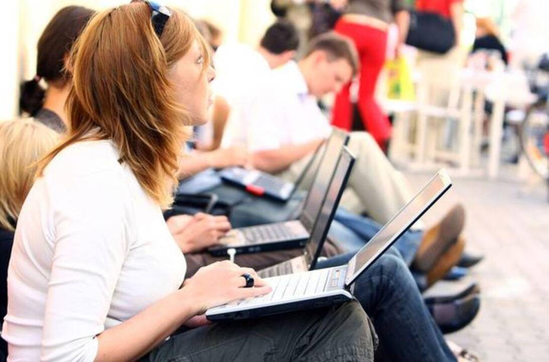 Lietuva svarsto plėsti emigrantų nuotolinį mokymą – laukiama pasiūlymų