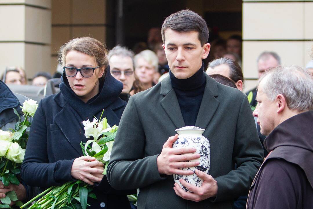 Aktorius A. Storpirštis atgulė amžino poilsio Menininkų kalnelyje