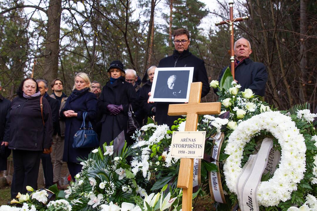 Aktorius A. Storpirštis atgulė amžino poilsio Menininkų kalnelyje