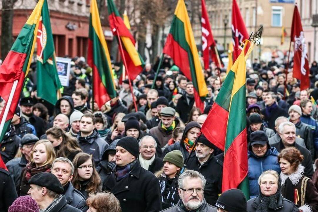 Kauniečių nuotaikos Kovo 11-ąją: ką davė šie laisvės dešimtmečiai?