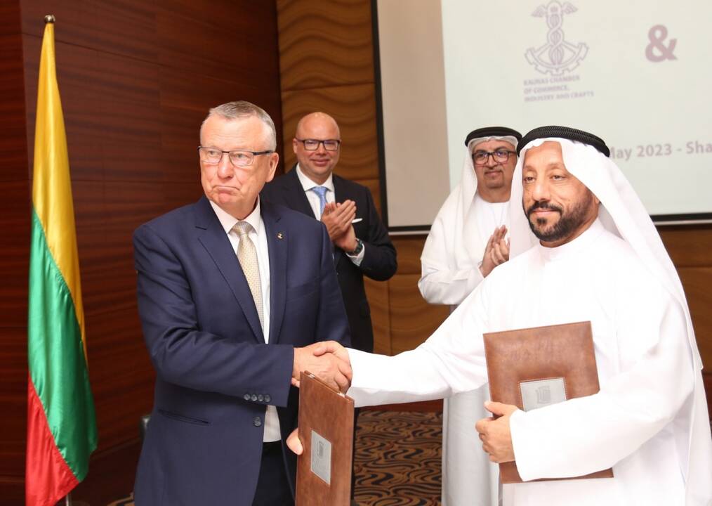 Bendradarbiavimas: KPPAR prezidentas Z. Dargevičius ir  J. E. Abdullah Sultanas Al Owaisas pasirašė istorinę Lietuvos ir Jungtinių Arabų Emyratų verslo tarybos steigimo sutartį.