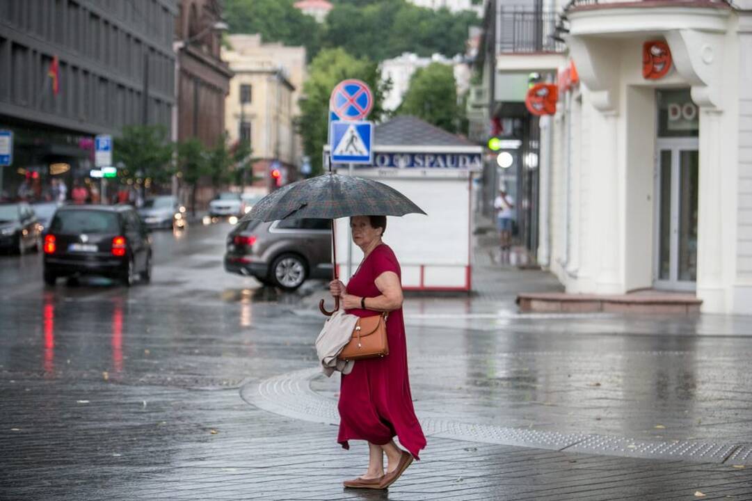 Sinoptikai: karščio banga atslūgs – laukia gaivesni orai