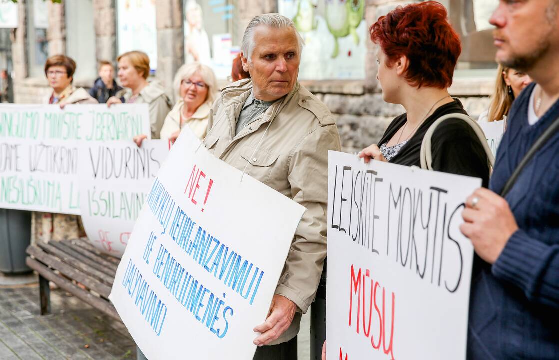 Mitingas tautinių mažumų mokykloms apginti