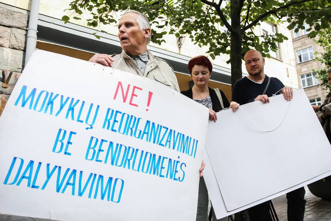 Mitingas tautinių mažumų mokykloms apginti