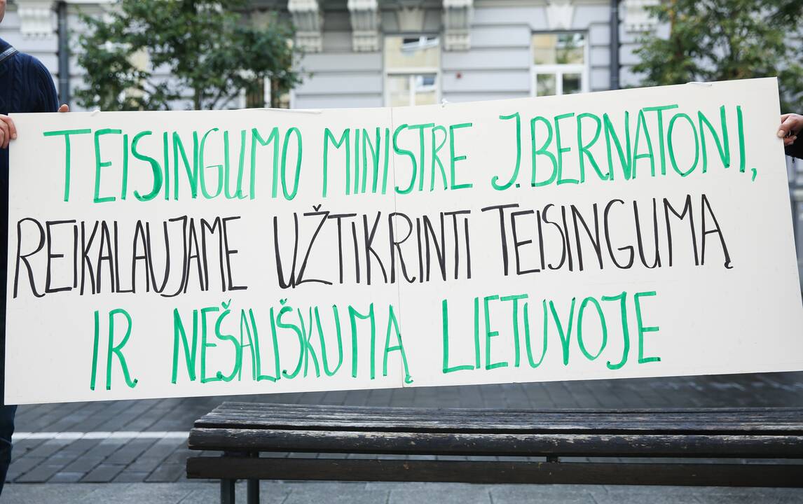 Mitingas tautinių mažumų mokykloms apginti