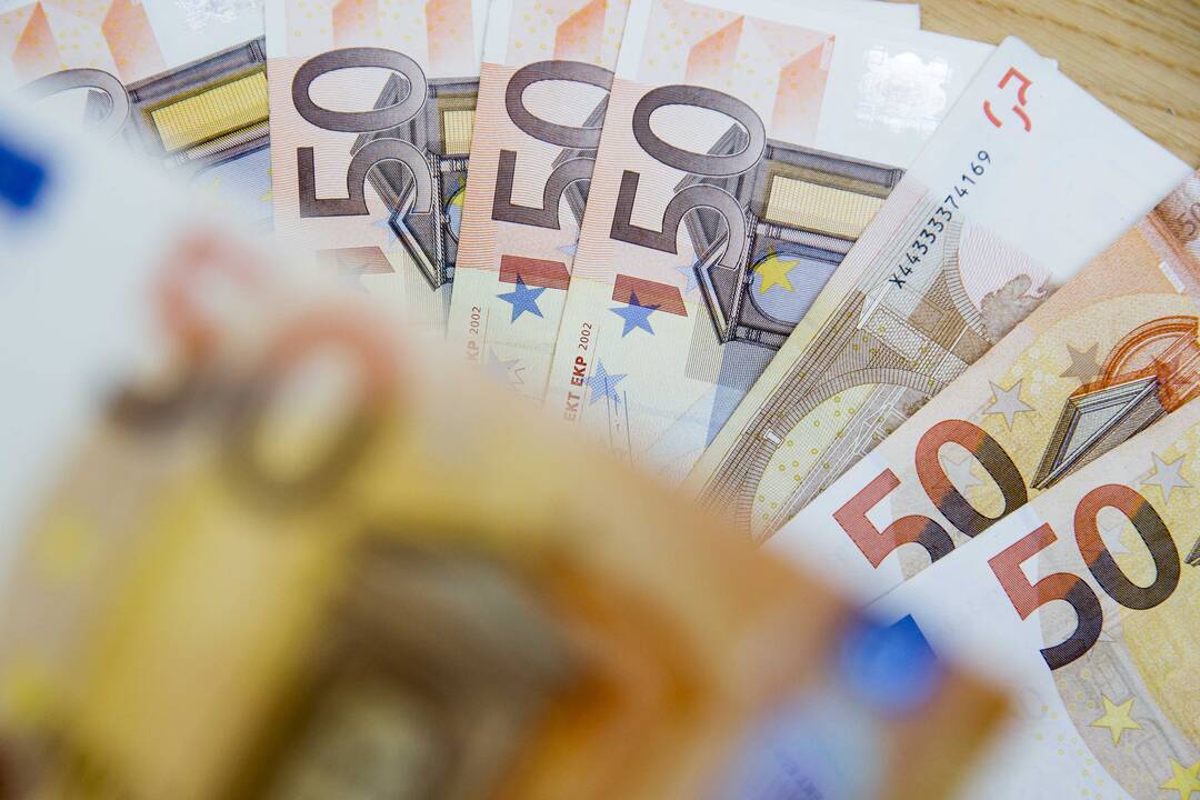 Finansų įstaigų apklausa: dauguma įmonių jaučia karo poveikį