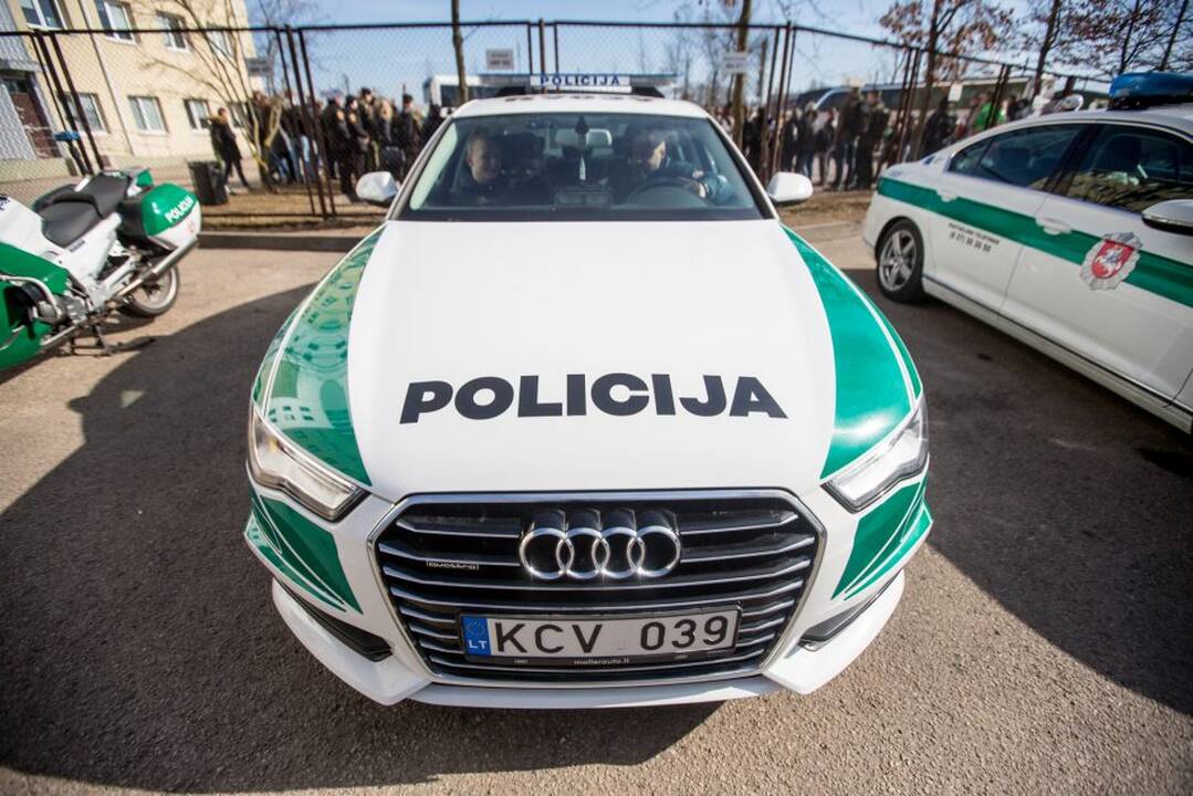 „Akropolio“ parduotuvėje grožio prekes nugvelbusios merginos – nustatytos