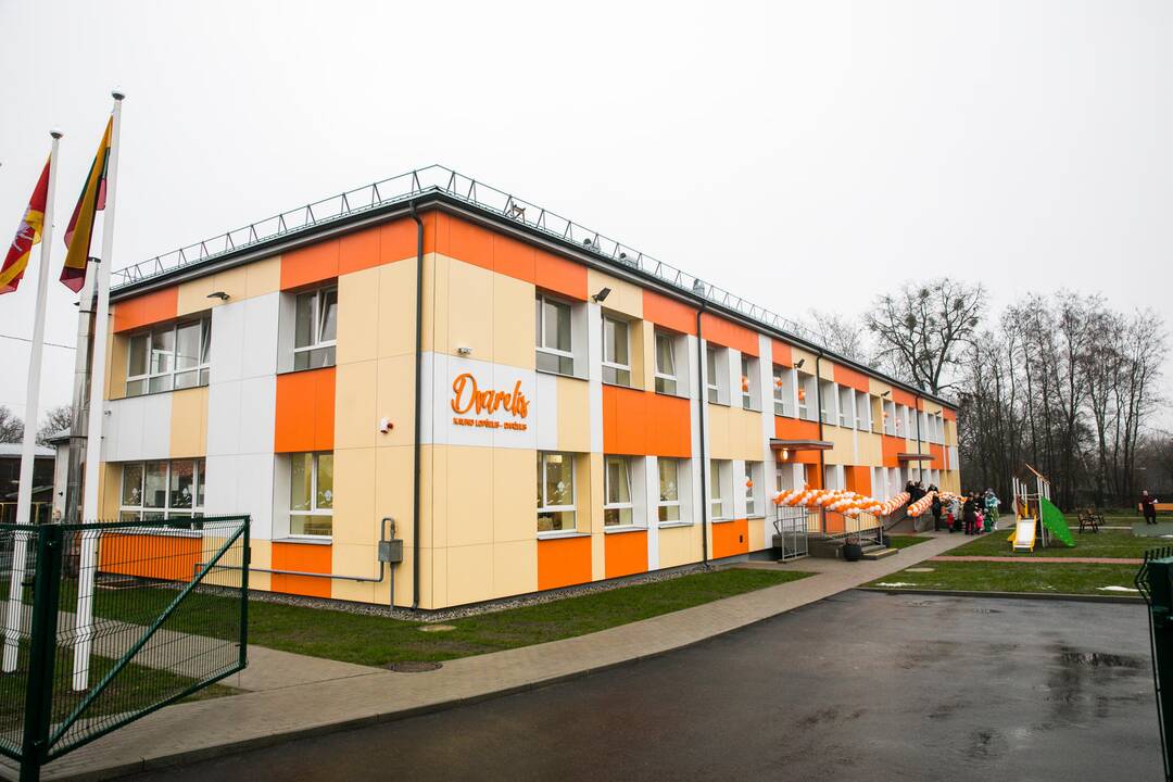 Kaune oficialiai atidarytas naujas vaikų darželis „Dvarelis“