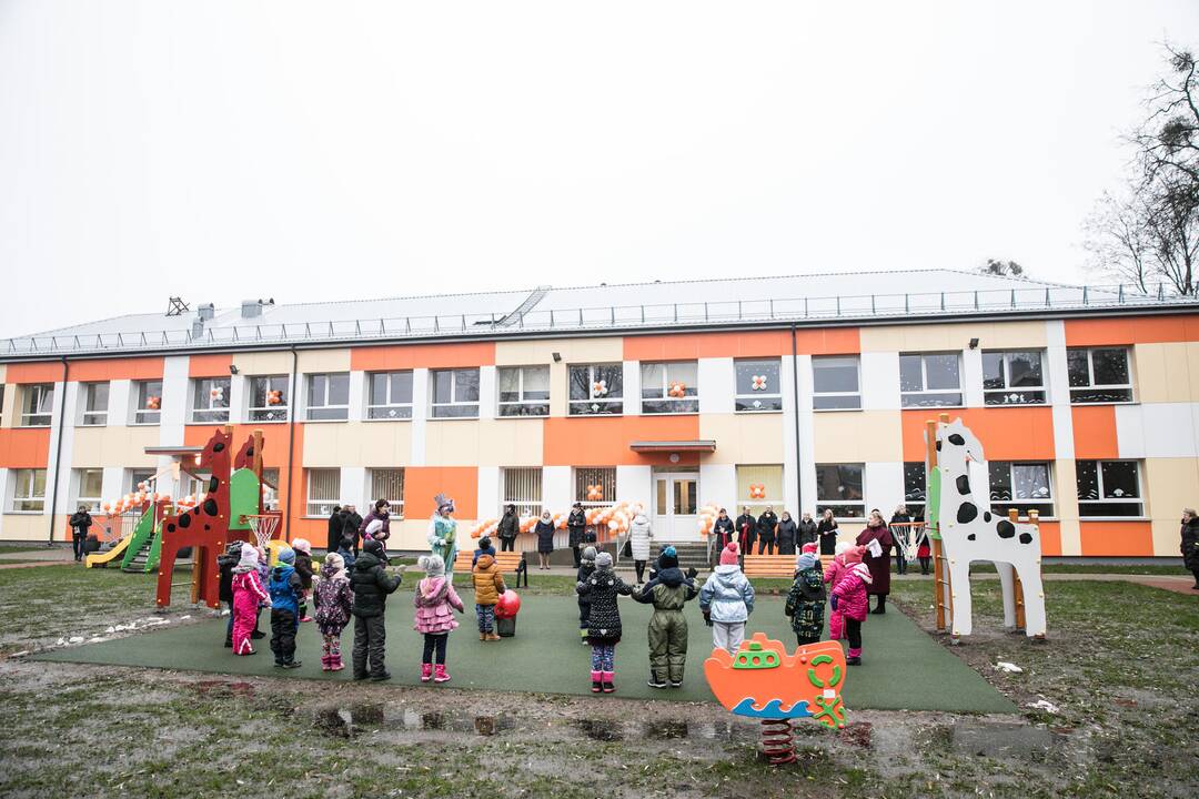 Kaune oficialiai atidarytas naujas vaikų darželis „Dvarelis“