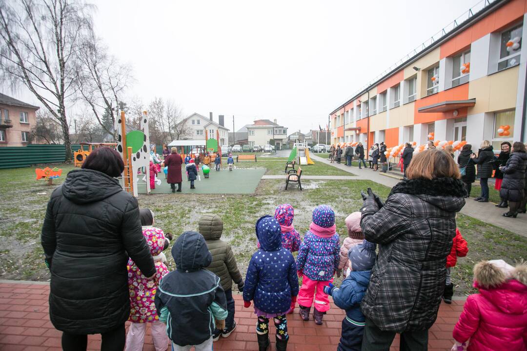 Kaune oficialiai atidarytas naujas vaikų darželis „Dvarelis“