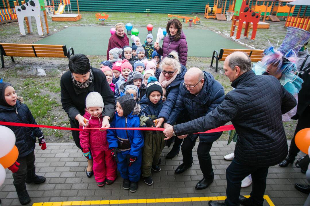 Kaune oficialiai atidarytas naujas vaikų darželis „Dvarelis“