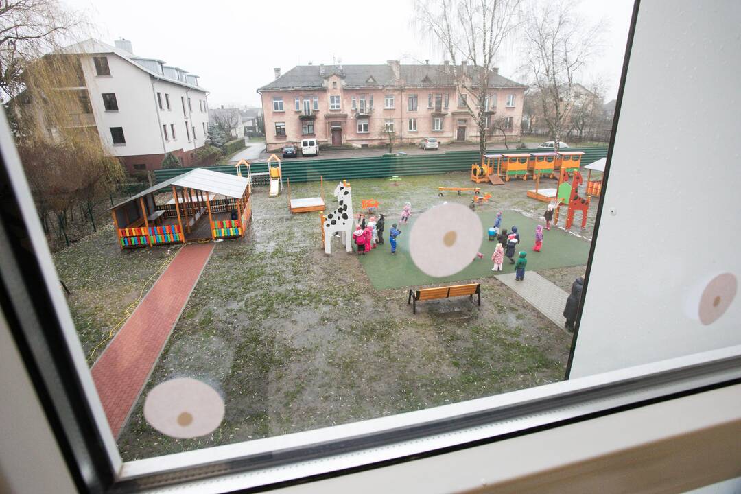Kaune oficialiai atidarytas naujas vaikų darželis „Dvarelis“