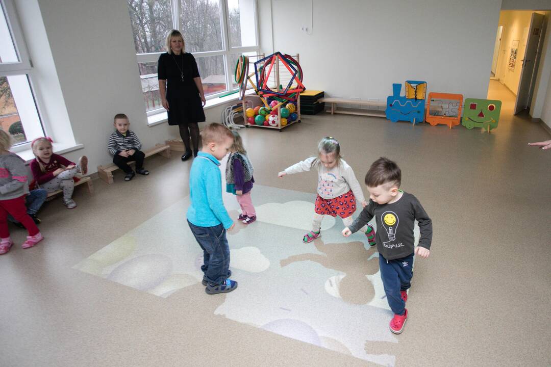 Kaune oficialiai atidarytas naujas vaikų darželis „Dvarelis“