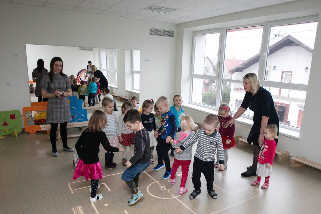Kaune oficialiai atidarytas naujas vaikų darželis „Dvarelis“