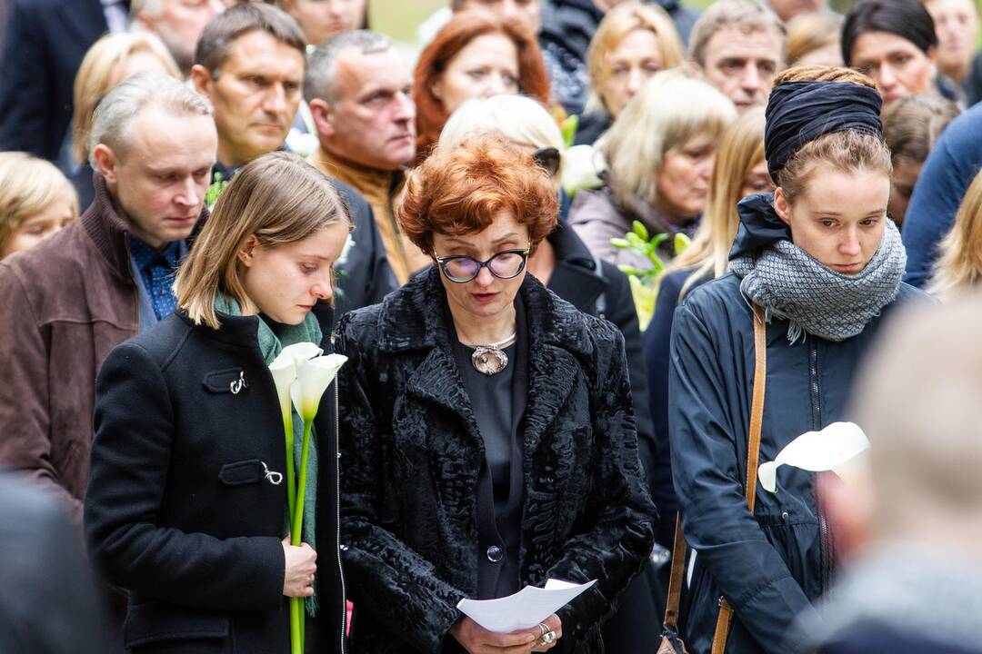 V. Šerėnas išlydėtas amžinojo poilsio