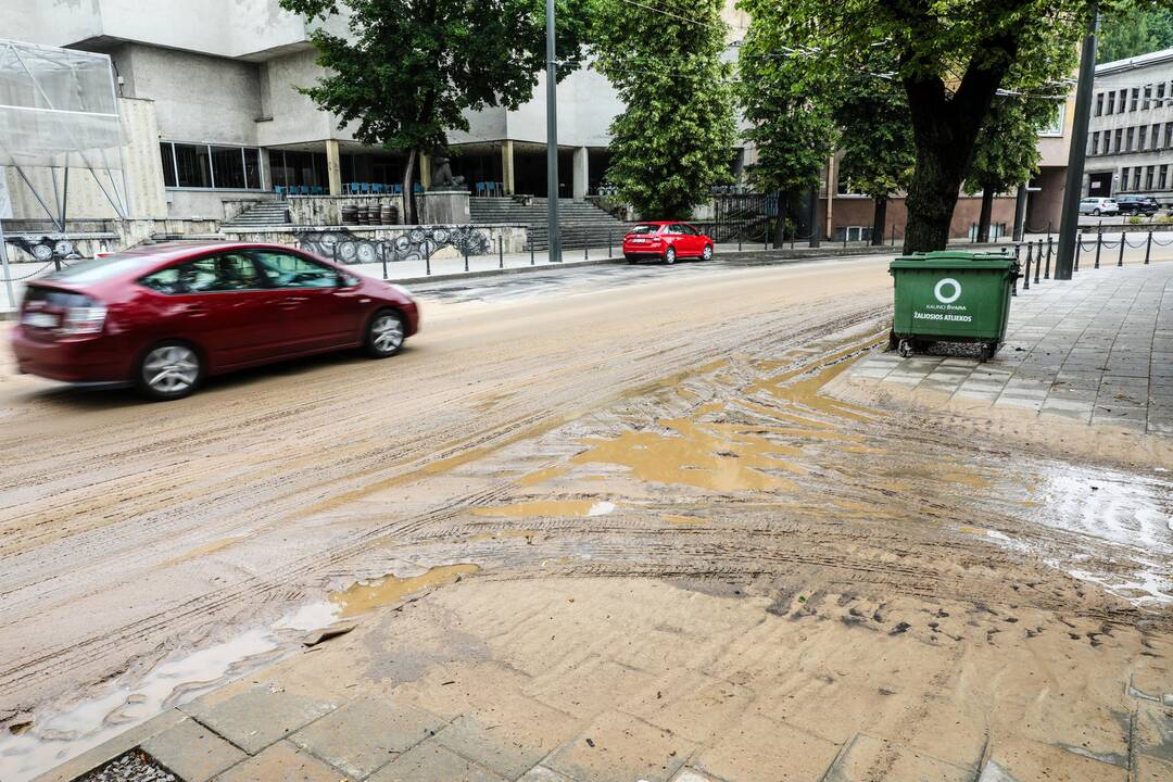 Kauno gatvės po lietaus