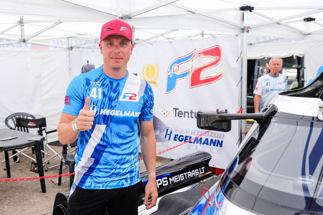 F-2 pasaulio čempionatas: pirmo etapo finalinė diena
