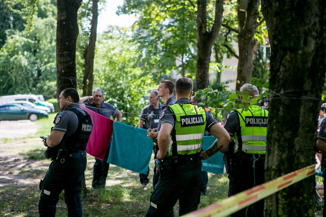 Kauno daugiabučio sienoje atsivėrė didžiulis plyšys