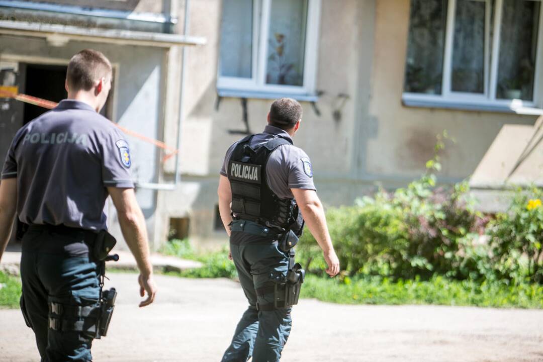 Kauno daugiabučio sienoje atsivėrė didžiulis plyšys