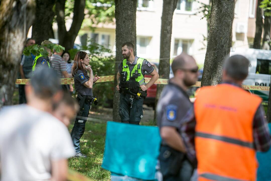 Kauno daugiabučio sienoje atsivėrė didžiulis plyšys
