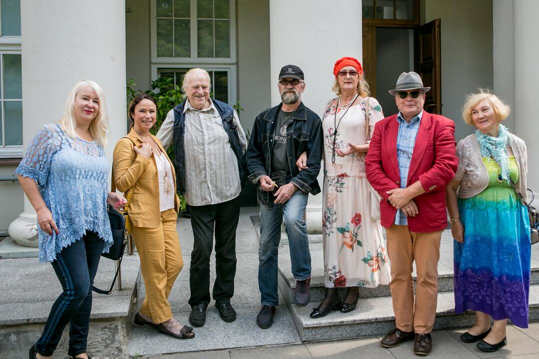 Potėpiai: Pelėdų kalnas, ypatingas ne tik dėl atmosferos, bet ir dėl lokacijos, įkvėpė menininkus ieškojimams – paveiksluose atsirado ir aplinkos, ir jos inspiruotų motyvų.
