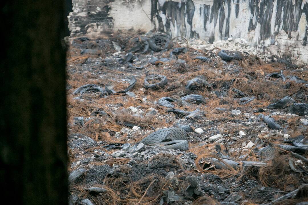Gaisro nuniokota „Ekologistika“ praėjus dviem mėnesiams po nelaimės