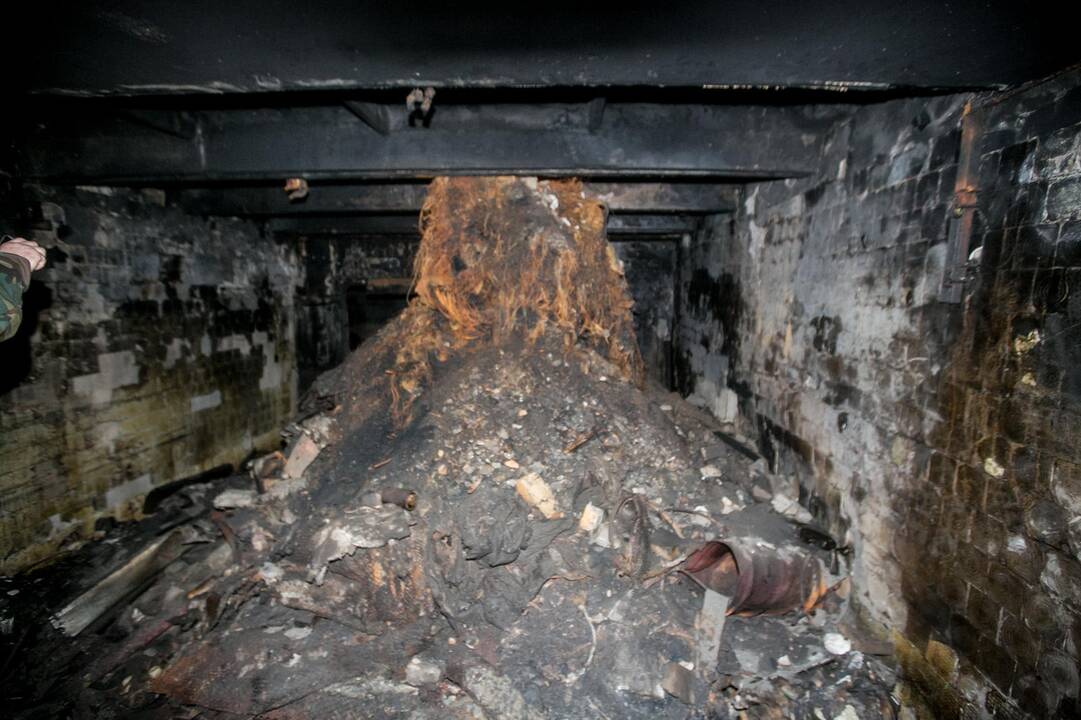 Gaisro nuniokota „Ekologistika“ praėjus dviem mėnesiams po nelaimės