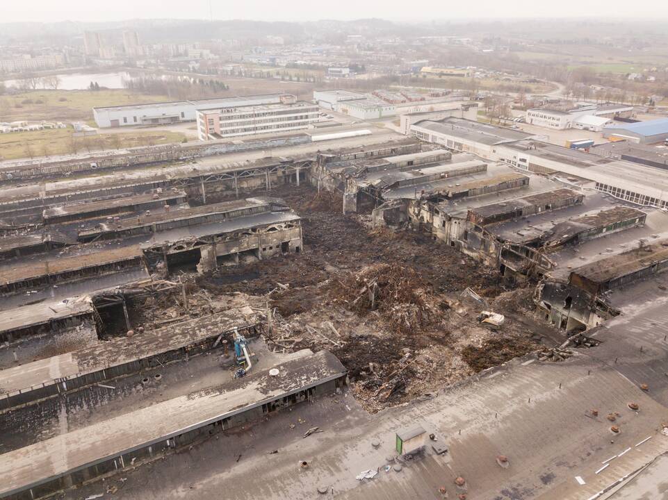 Gaisro nuniokota „Ekologistika“ praėjus dviem mėnesiams po nelaimės