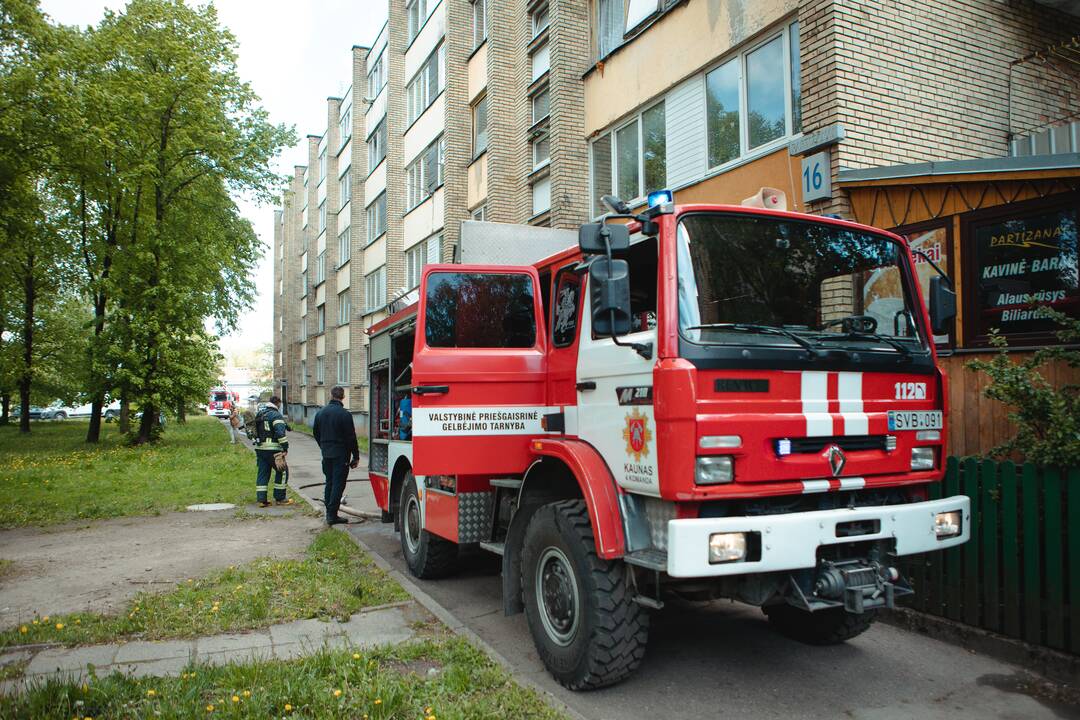 Gaisras Partizanų gatvės daugiabutyje