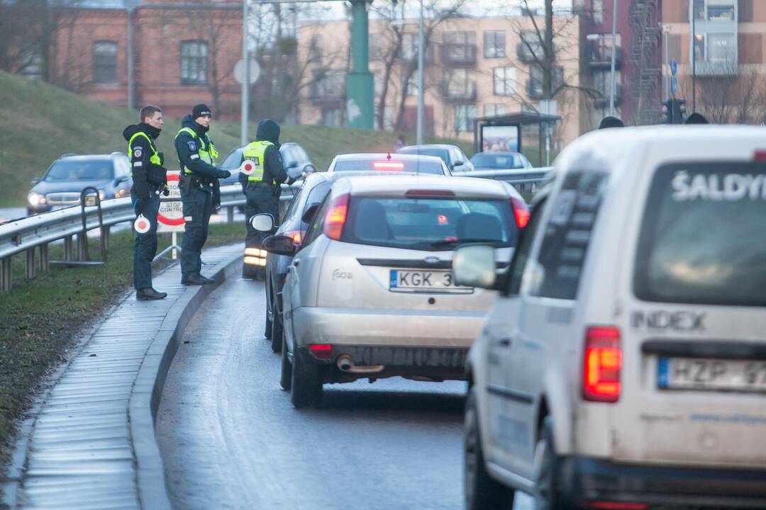 Pareigūnų reidas Europos prospekte