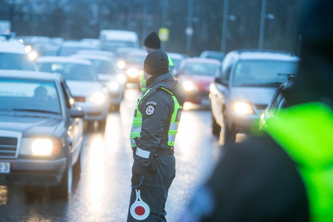 Pareigūnų reidas Europos prospekte