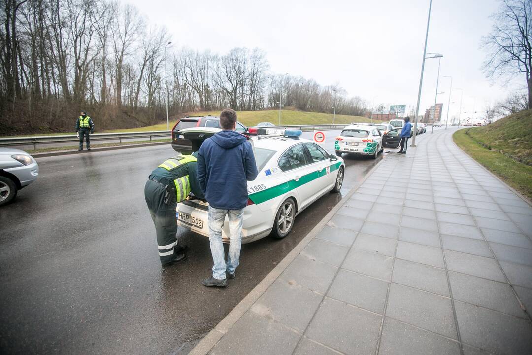 Pareigūnų reidas Europos prospekte