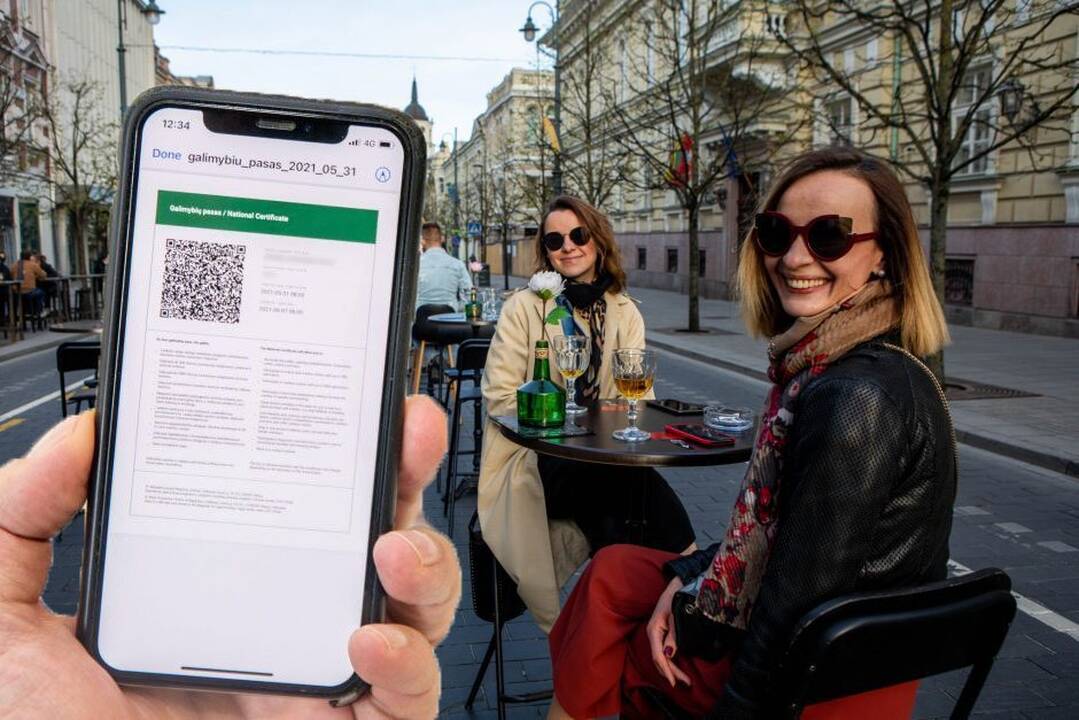 Galvos skausmas dėl nepasiskiepijusių aptarnavimo: verslininkai bijo nuskursti, bet valdžia ramina