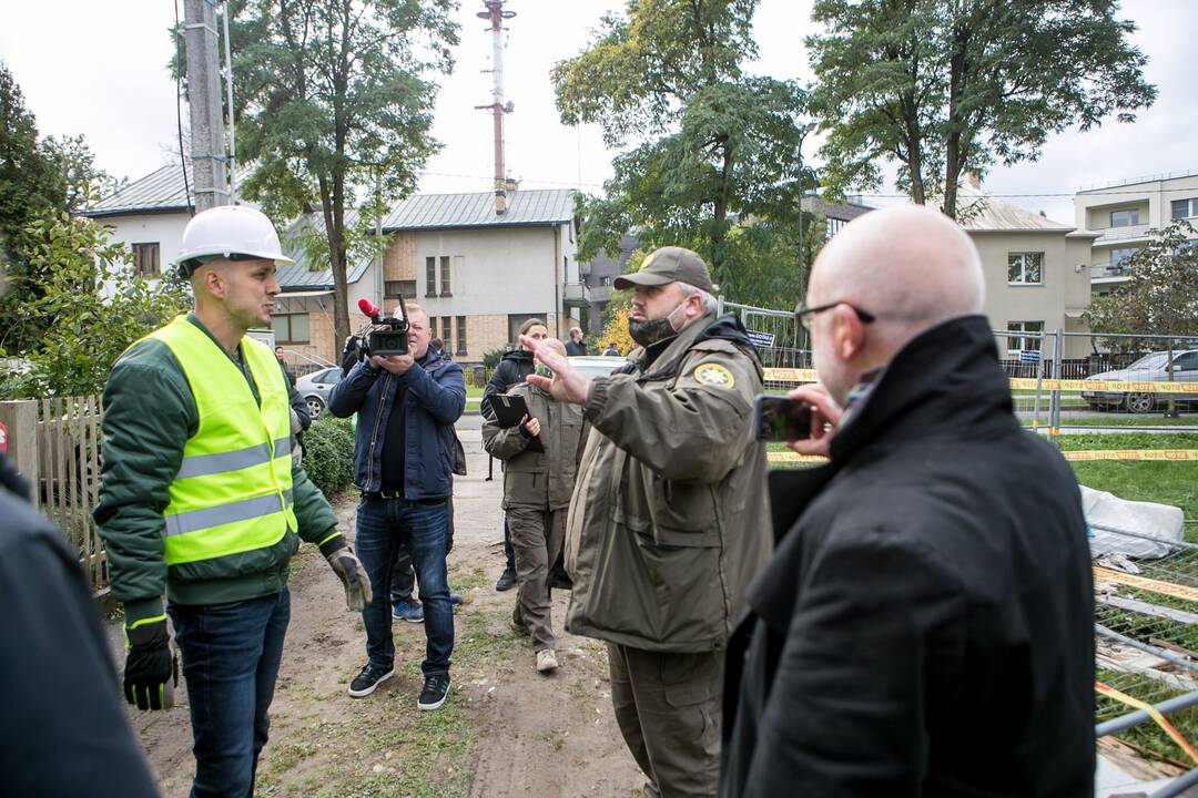 Žaliakalnyje toliau įžūliai naikinamas paveldo namas