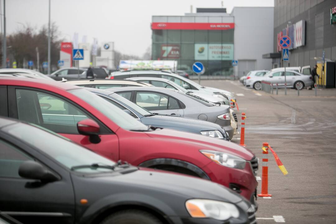 Pirkėjų apgultis Kauno prekybos centruose baigėsi