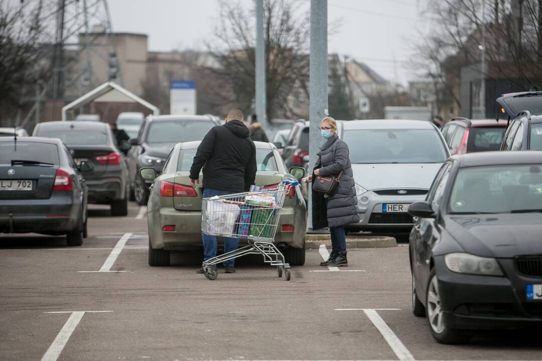 Pirkėjų apgultis Kauno prekybos centruose baigėsi
