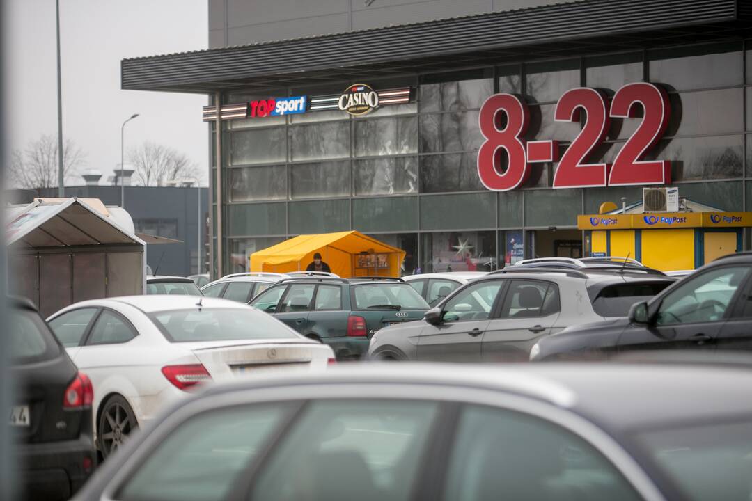 Pirkėjų apgultis Kauno prekybos centruose baigėsi