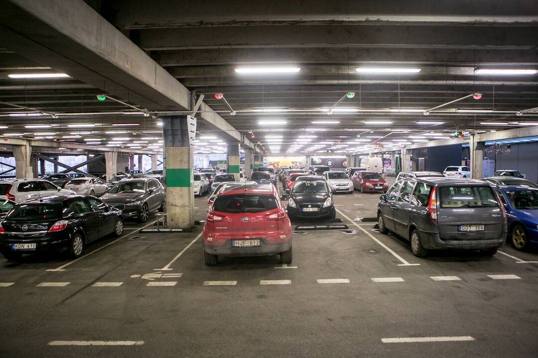 Pirkėjų apgultis Kauno prekybos centruose baigėsi