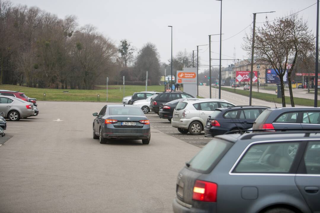 Pirkėjų apgultis Kauno prekybos centruose baigėsi