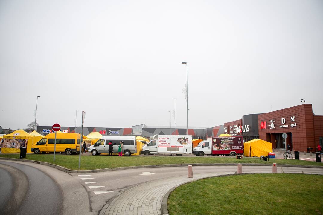 Pirkėjų apgultis Kauno prekybos centruose baigėsi