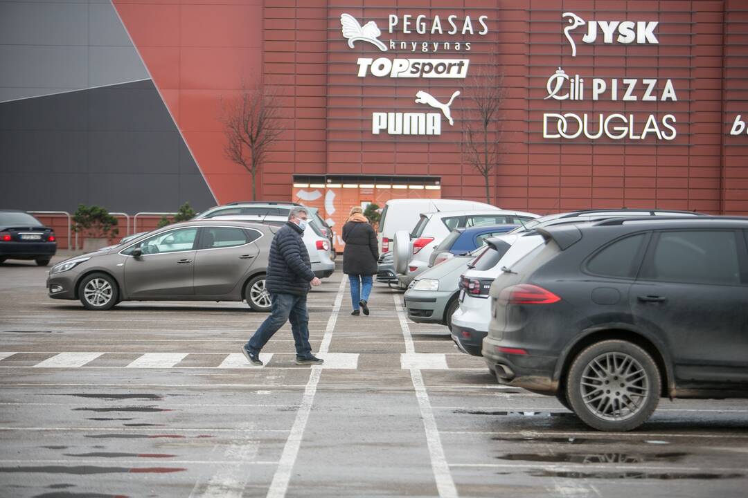 Pirkėjų apgultis Kauno prekybos centruose baigėsi