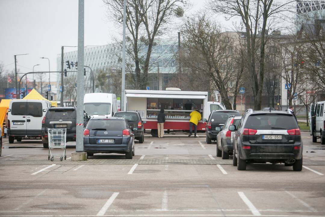 Pirkėjų apgultis Kauno prekybos centruose baigėsi