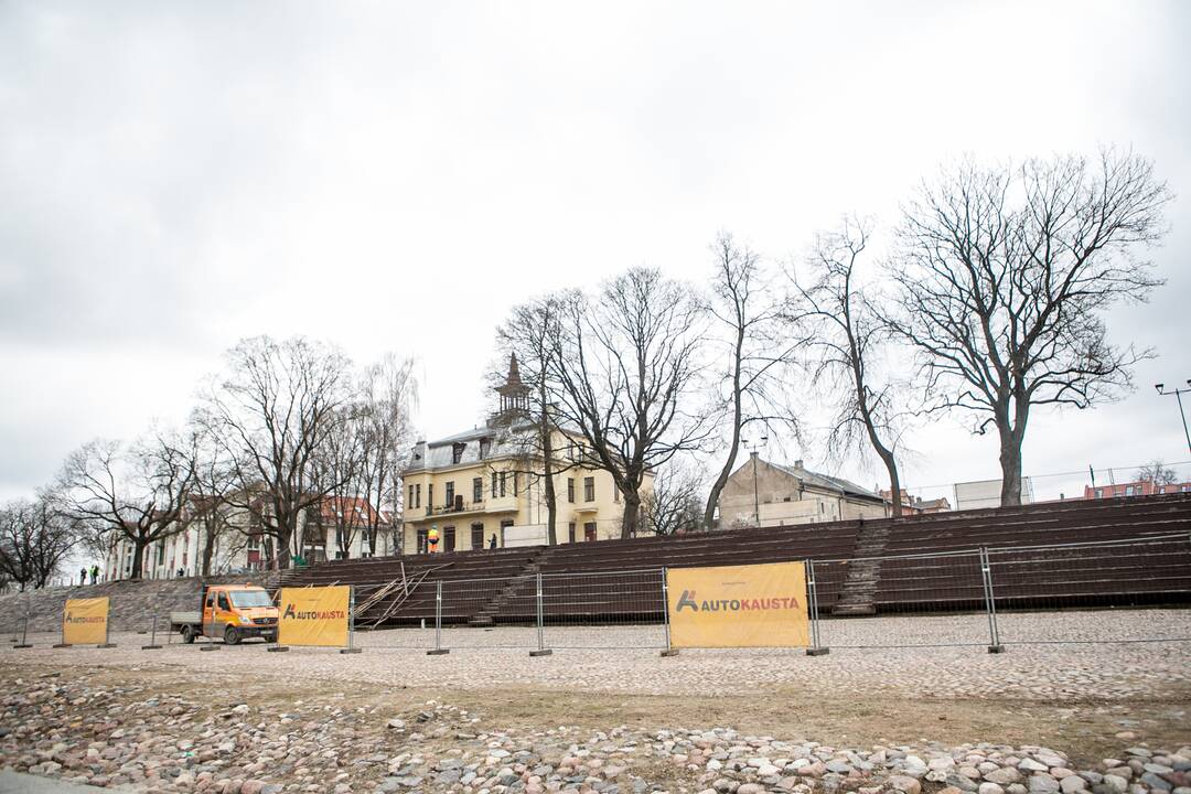 Pradėta tvarkyti kauniečių pamėgta poilsio vieta – amfiteatras