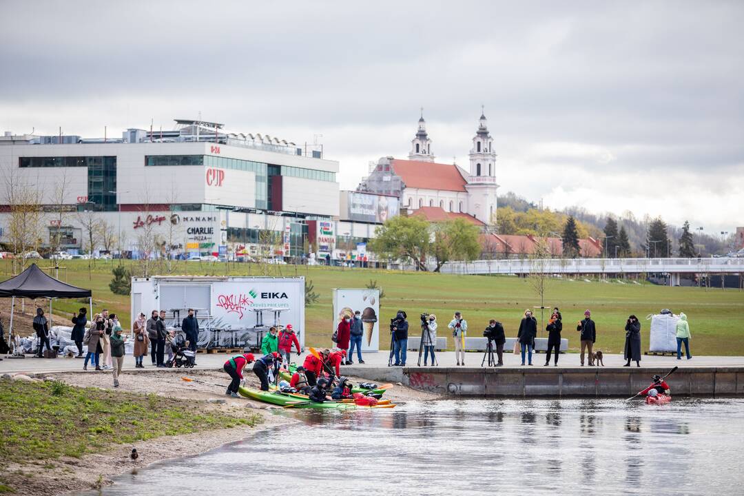  Iš Viliaus išvyko dvylika savanorių, kurie baidarėmis plausk iki Nidos